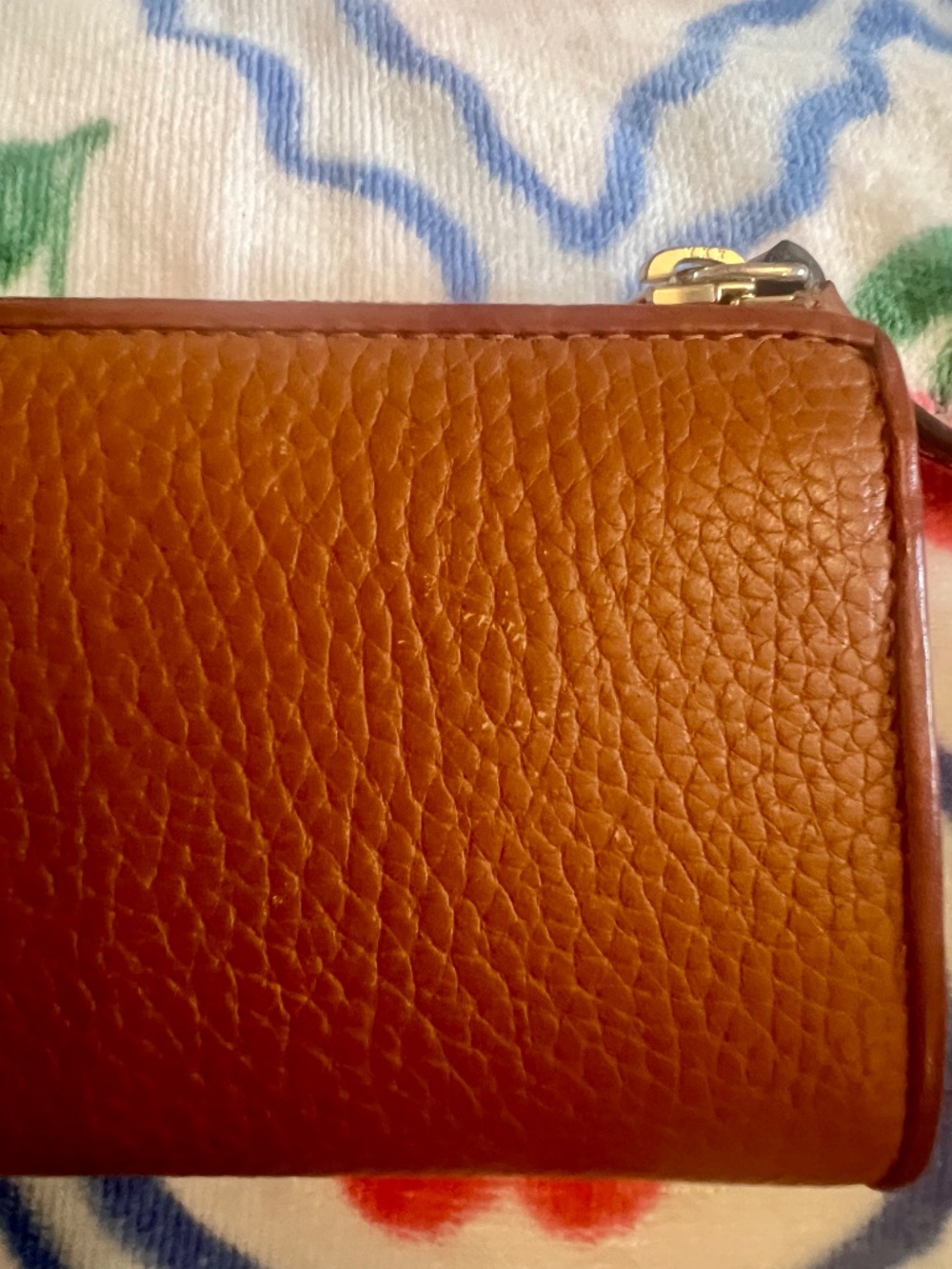 Like new Dooney & Bourke brown leather wallet - Picture 15 of 16
